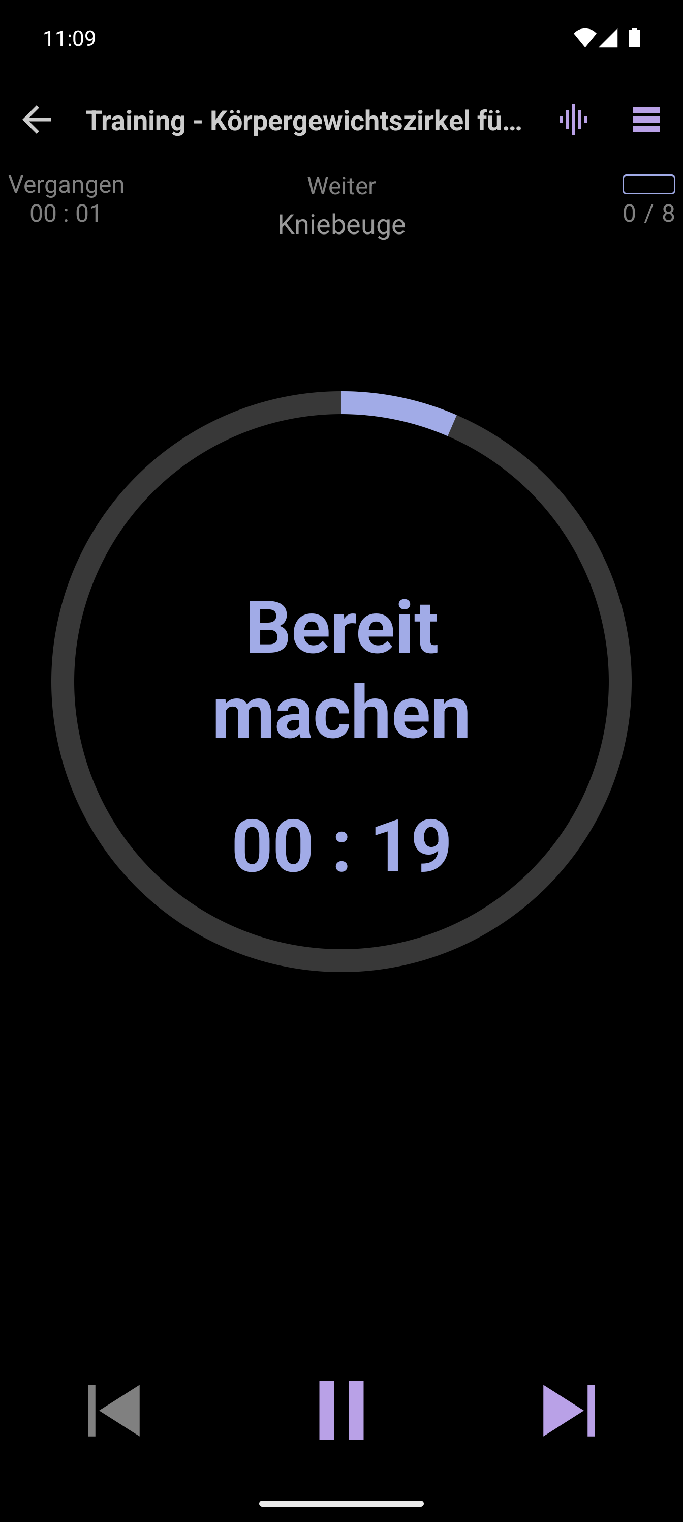 CrazyFit Simple Player während des Zirkeltrainings mit dem eigenen Körpergewicht für Anfänger